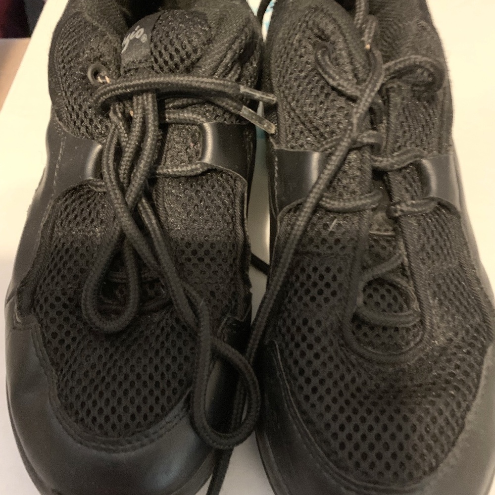 Capezio Rocket Dansneaker size 5 new
